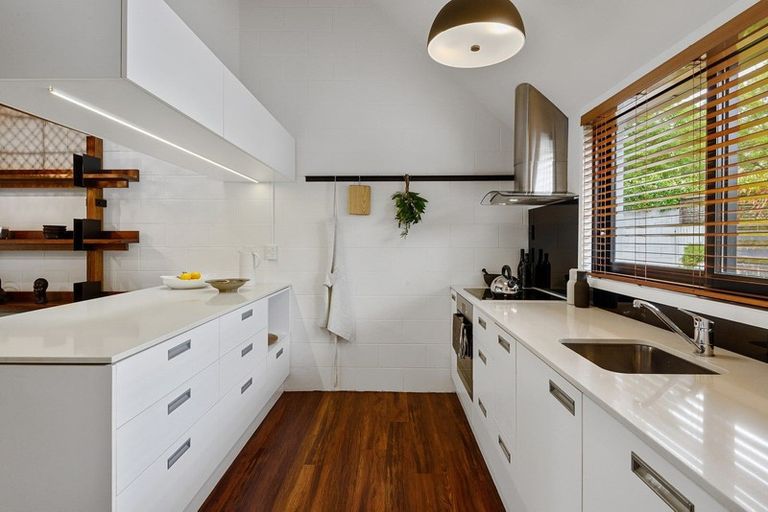 Photo of property in 16 Office Road, Merivale, Christchurch, 8014