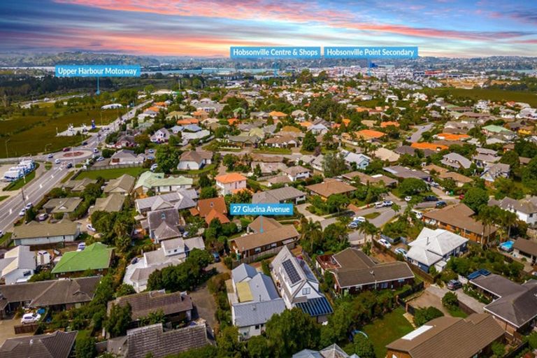 Photo of property in 27 Glucina Avenue, West Harbour, Auckland, 0618