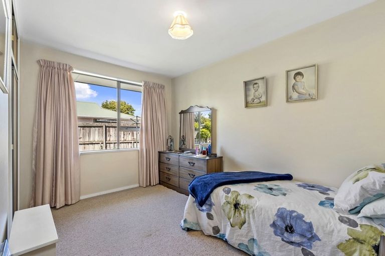 Photo of property in 1/450b Harewood Road, Harewood, Christchurch, 8051
