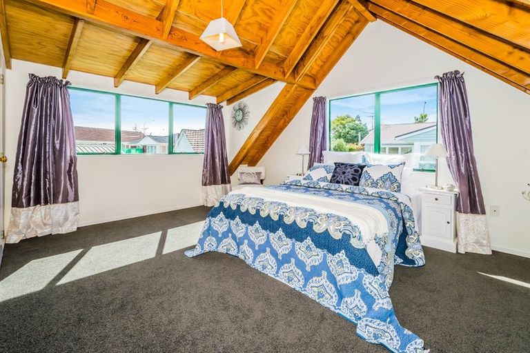 Photo of property in 1/470 East Coast Road, Windsor Park, Auckland, 0630