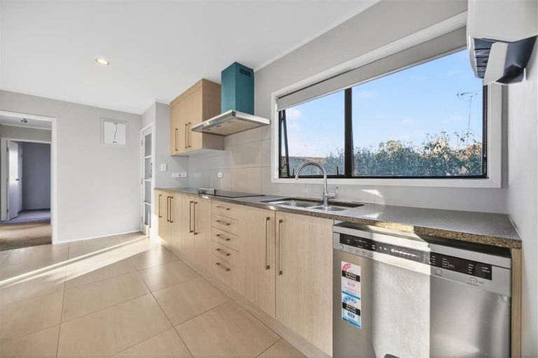 Photo of property in 70 De Quincey Terrace, Highland Park, Auckland, 2010