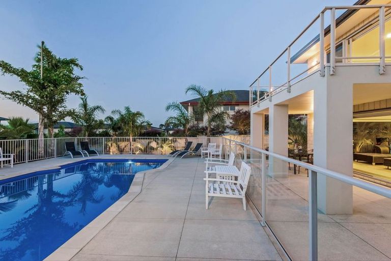 Photo of property in 9 Fairbairn Place, East Tamaki Heights, Auckland, 2016