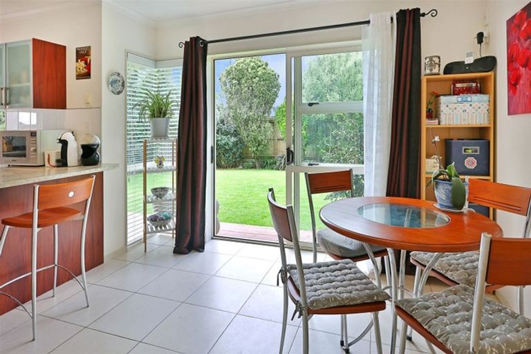 Photo of property in 27c Swanson Road, Henderson, Auckland, 0610