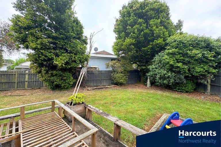 Photo of property in 124 Moire Road, West Harbour, Auckland, 0618