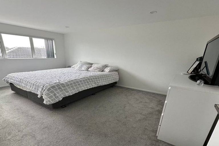 Photo of property in 20a Edwards Avenue, Henderson, Auckland, 0610