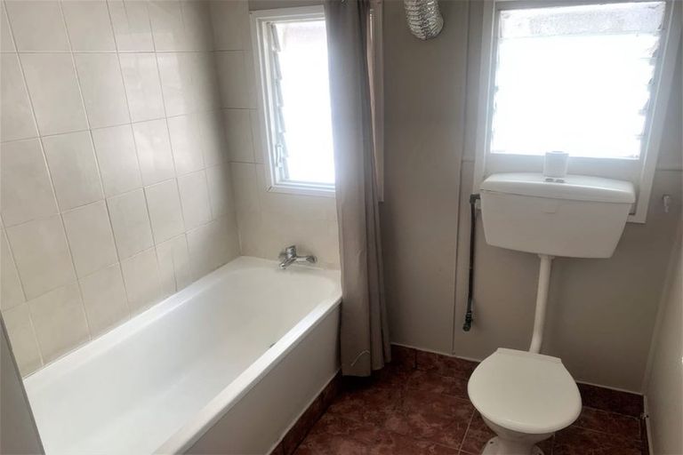 Photo of property in 211 Cambridge Road, Hillcrest, Hamilton, 3216