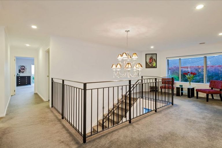 Photo of property in 9 Fairbairn Place, East Tamaki Heights, Auckland, 2016