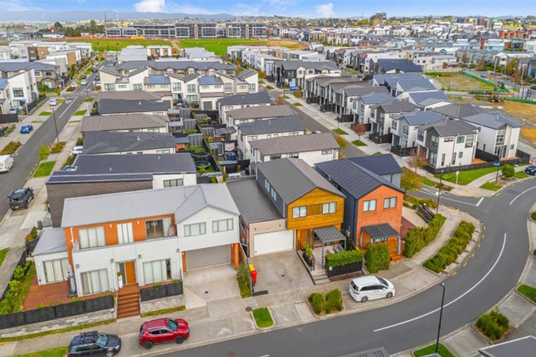 Photo of property in 3 Hea Road, Hobsonville, Auckland, 0616