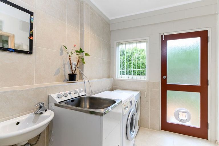 Photo of property in 38 Marywil Crescent, Hillcrest, Auckland, 0627