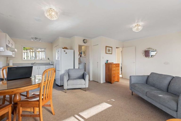 Photo of property in 2/321 Triangle Road, Massey, Auckland, 0614