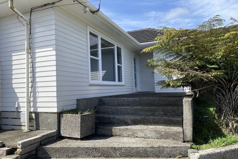 Photo of property in 35 Petrie Street, Wainuiomata, Lower Hutt, 5014