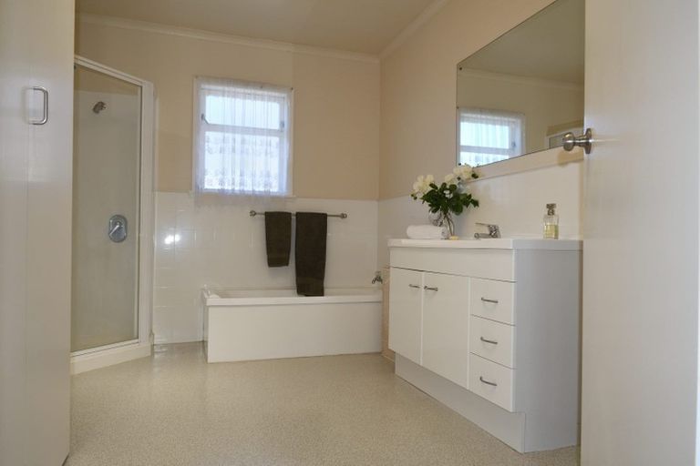 Photo of property in 108 Seatoun Heights Road, Seatoun, Wellington, 6022