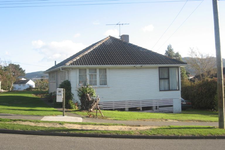 Photo of property in 20 Hereford Street, Cannons Creek, Porirua, 5024
