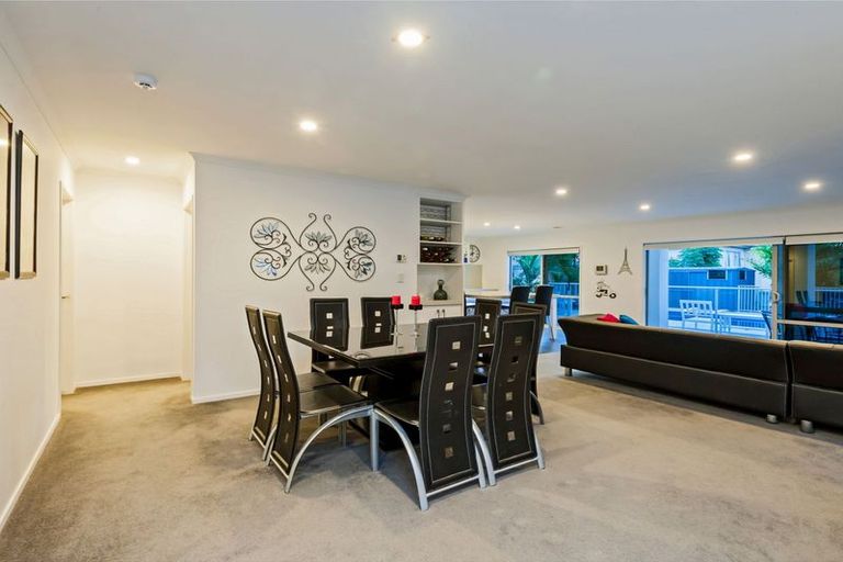 Photo of property in 9 Fairbairn Place, East Tamaki Heights, Auckland, 2016
