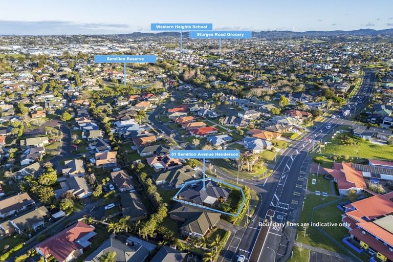 Photo of property in 51 Semillon Avenue, Henderson, Auckland, 0612
