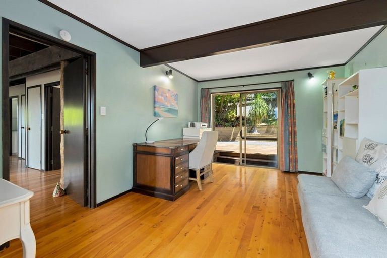 Photo of property in 5 Malters Place, Browns Bay, Auckland, 0630