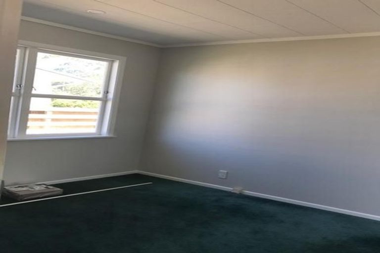 Photo of property in 61 Gloria Avenue, Te Atatu Peninsula, Auckland, 0610