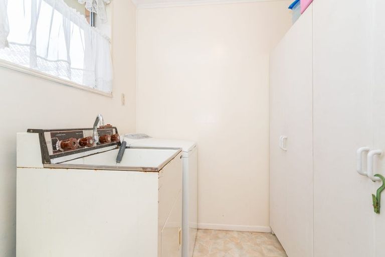 Photo of property in 6 Cross Street, Milton, 9220