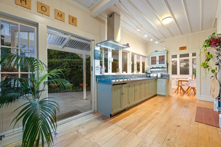 Photo of property in 8 Dodson Avenue, Milford, Auckland, 0620