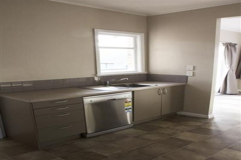 Photo of property in 1/32 Flanshaw Road, Te Atatu South, Auckland, 0610