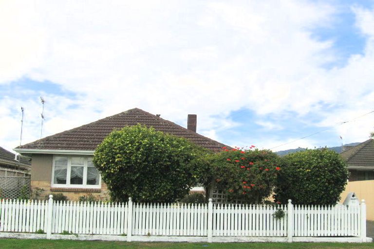 Photo of property in 34 Kashmir Avenue, Clouston Park, Upper Hutt, 5018