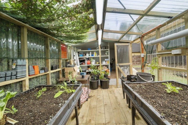 Photo of property in 11 Mount View Place, Spotswood, New Plymouth, 4310