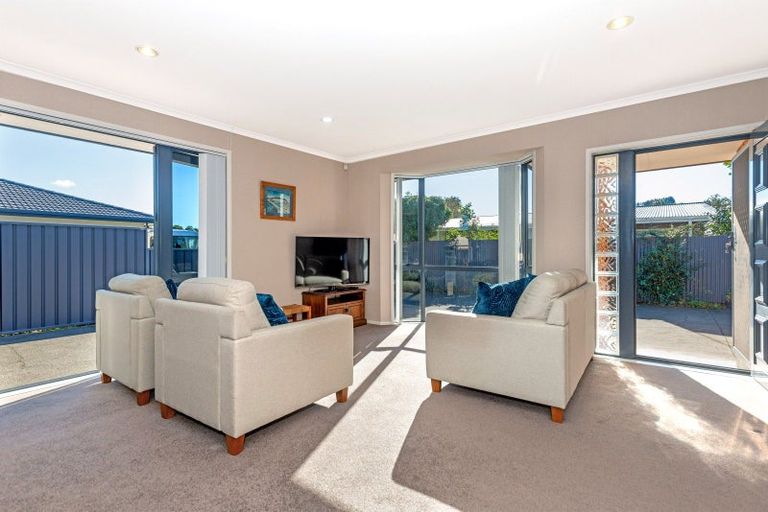 Photo of property in 26 Leon Street, Riverdale, Gisborne, 4010