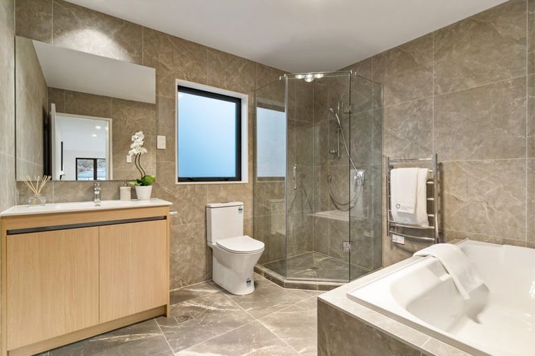 Photo of property in 6a Blenheim Street, Glenfield, Auckland, 0629