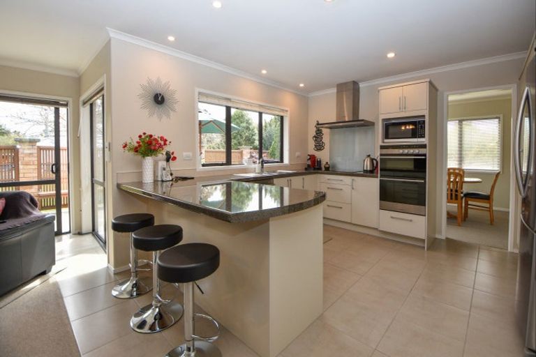 Photo of property in 5 The Glade, Carterton, 5713