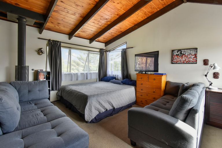 Photo of property in 6 Mcinnes Road, Weymouth, Auckland, 2103