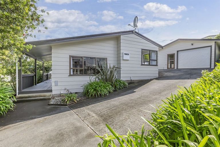 Photo of property in 53 Albatross Close, Whitby, Porirua, 5024