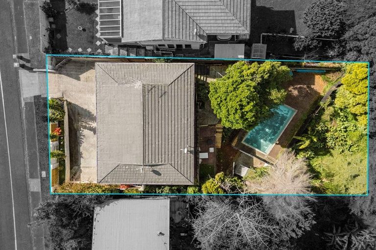 Photo of property in 137 Hutchinsons Road, Bucklands Beach, Auckland, 2014