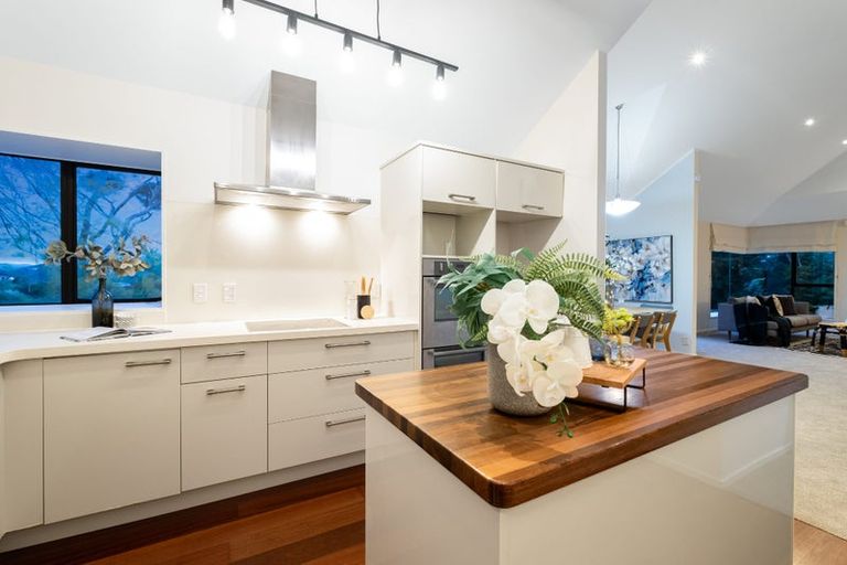 Photo of property in 5 Furneaux Grove, Whitby, Porirua, 5024