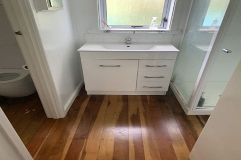 Photo of property in 1 Waterfront Road, Mangere Bridge, Auckland, 2022