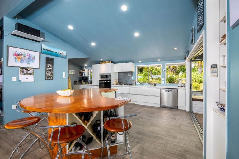 Photo of property in 104 Te Wahapu Road, Russell, 0272