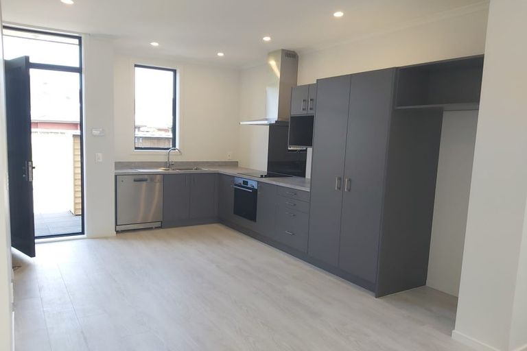 Photo of property in 8 Kauamo Close, Waiwhetu, Lower Hutt, 5010