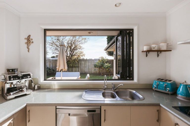 Photo of property in 9 Beachmere Place, Papamoa Beach, Papamoa, 3118