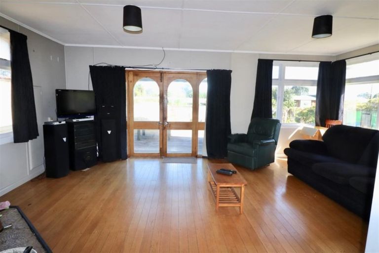 Photo of property in 1 Curtis Street, Hector, 7822