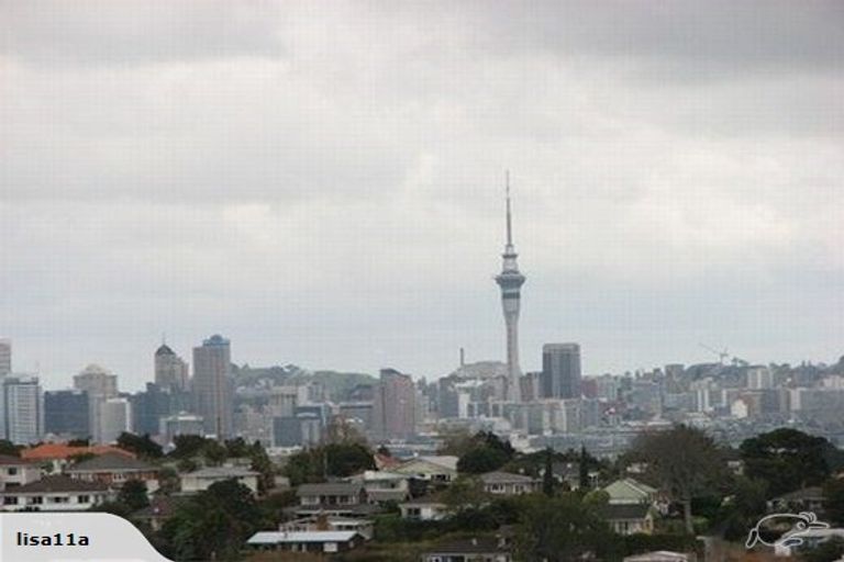 Photo of property in 11 Monarch Avenue, Hillcrest, Auckland, 0627