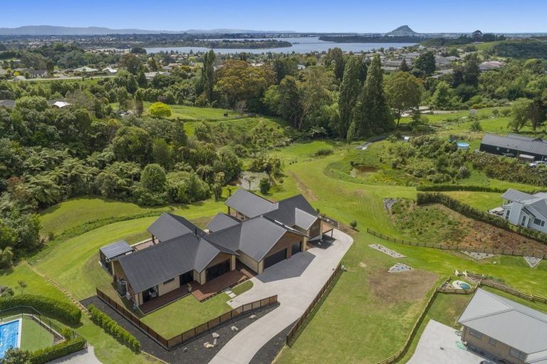 Photo of property in 43 Oceana Drive, Welcome Bay, Tauranga, 3175