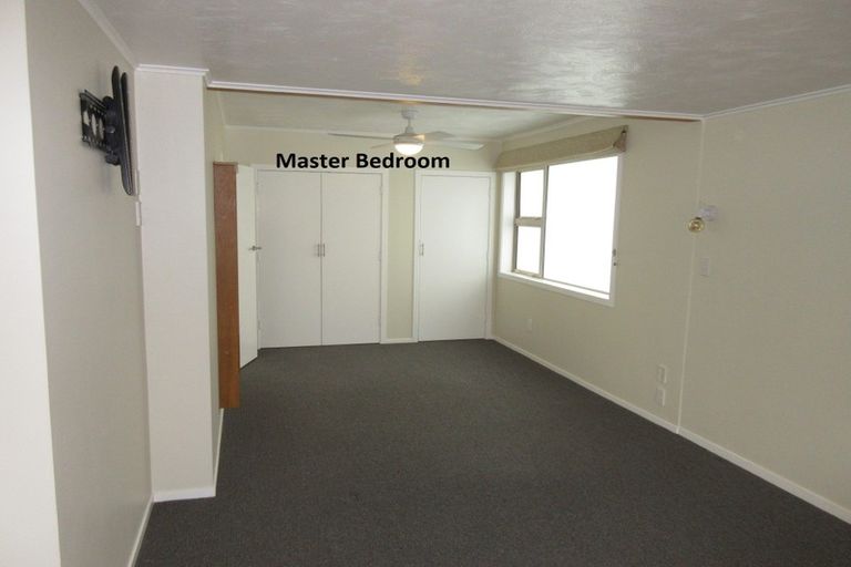 Photo of property in 15 Kowhai Grove, Raumati Beach, Paraparaumu, 5032