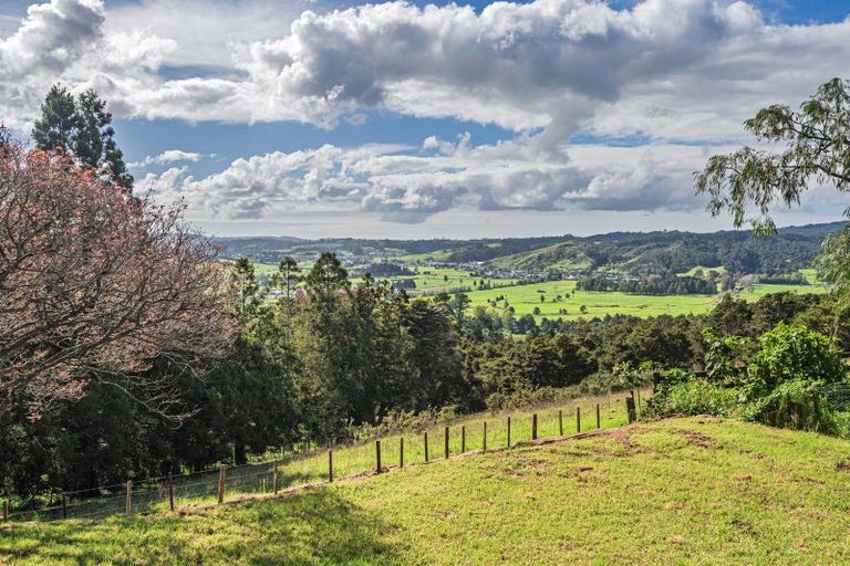 Photo of property in 400 Apotu Road, Kauri, Kamo, 0185