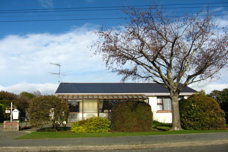 Photo of property in 15 Huia Street, Waikiwi, Invercargill, 9810