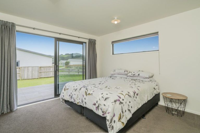 Photo of property in 16 Navigation Drive, Cooks Beach, Whitianga, 3591