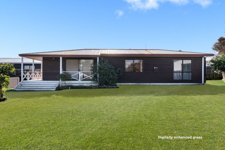 Photo of property in 13 Barbara Grove, Papamoa Beach, Papamoa, 3118