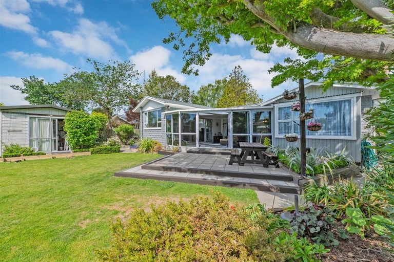 Photo of property in 140 Kendal Avenue, Burnside, Christchurch, 8053