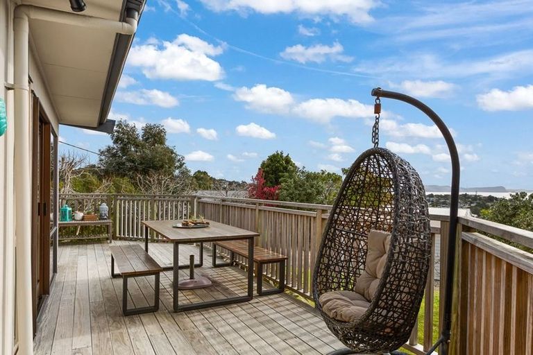 Photo of property in 1 Surf Road, Stanmore Bay, Whangaparaoa, 0932