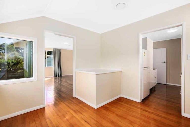 Photo of property in 19 Gloucester Street, Cannons Creek, Porirua, 5024