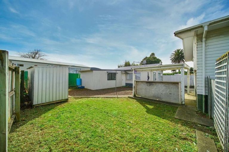 Photo of property in 489 Massey Road, Mangere, Auckland, 2022