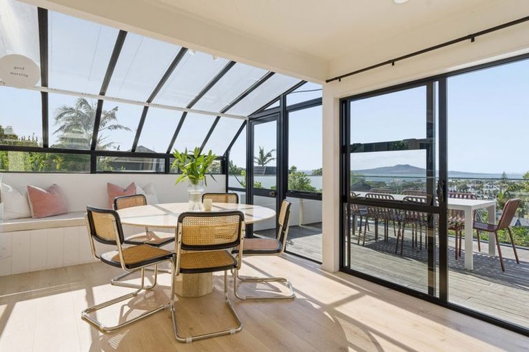 Photo of property in 2/11 Seaview Road, Castor Bay, Auckland, 0620